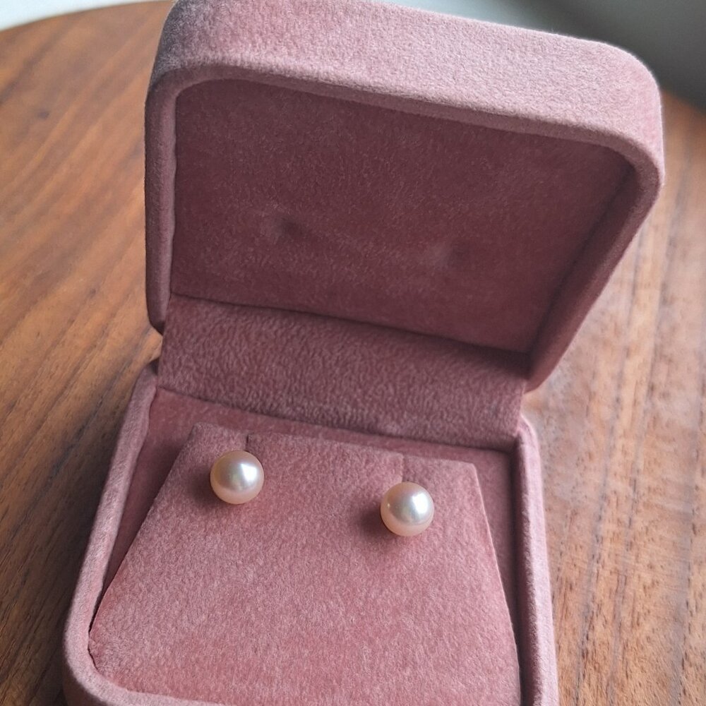Pearl and Gold Stud Earrings
